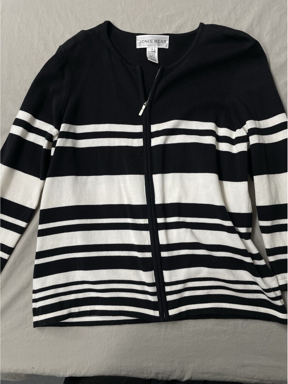 Vintage Jones Wear Zip Up Sweater Size Small